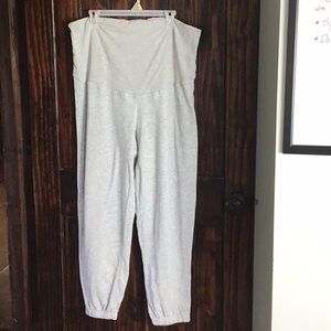 H&M maternity gray lounge pants size XL. Great condition.